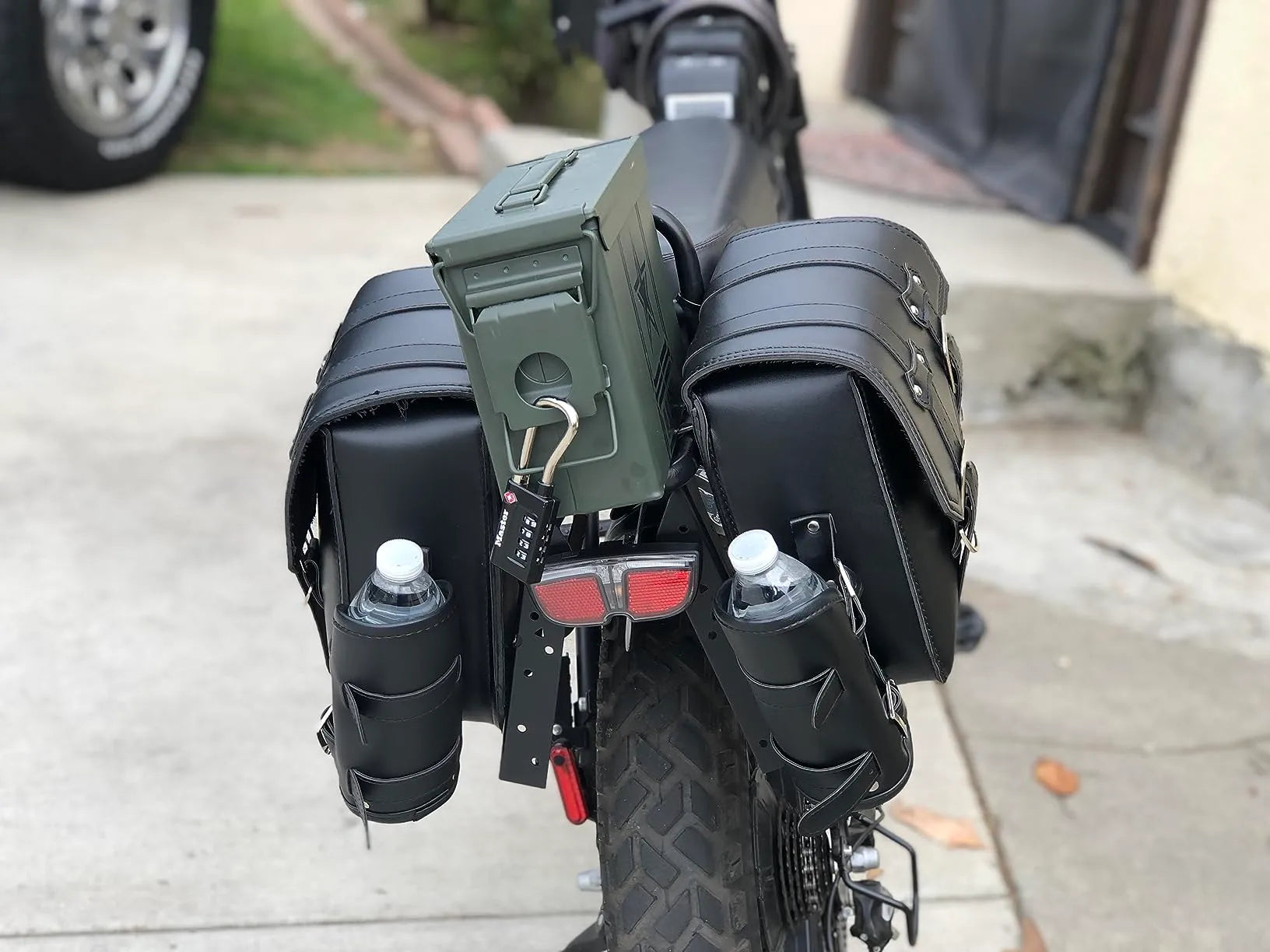 Leather Saddle Bags Motorcycle Solo Saddle Bag with Bottle Holder